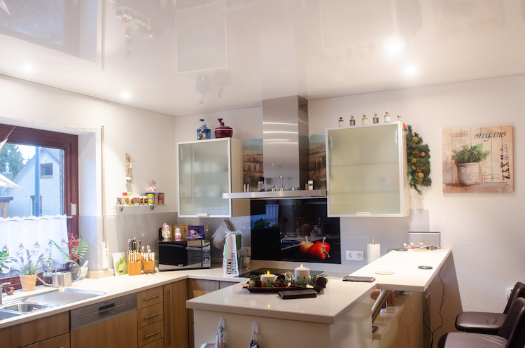 Kundenreferenz – Küche Spanndecke – Buben Raum und Design